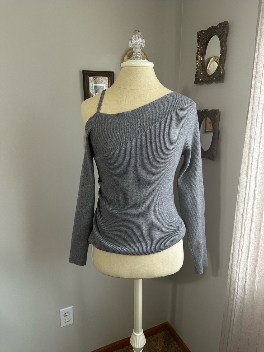 NWT Dazy Women’s Off-Shoulder Gray Ribbed Sweater with Thin Strap